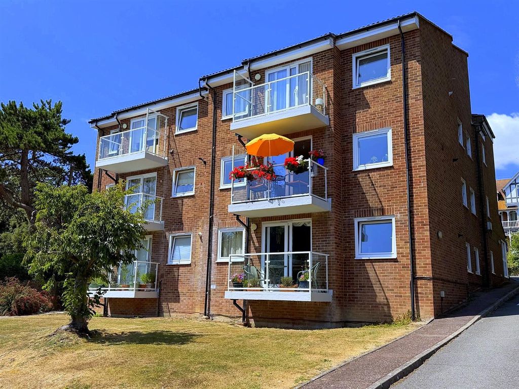 Property photo 1 of 17 Como18.Jpg