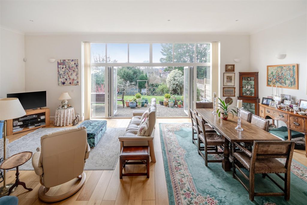 Property photo 2 of 17 Reception Space