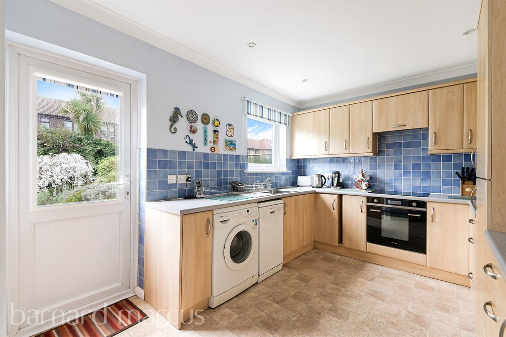 Property photo 3 of 12