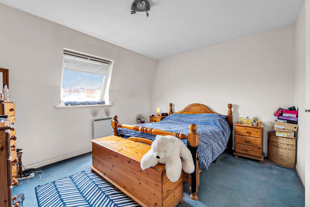Property photo 3 of 8 4827703