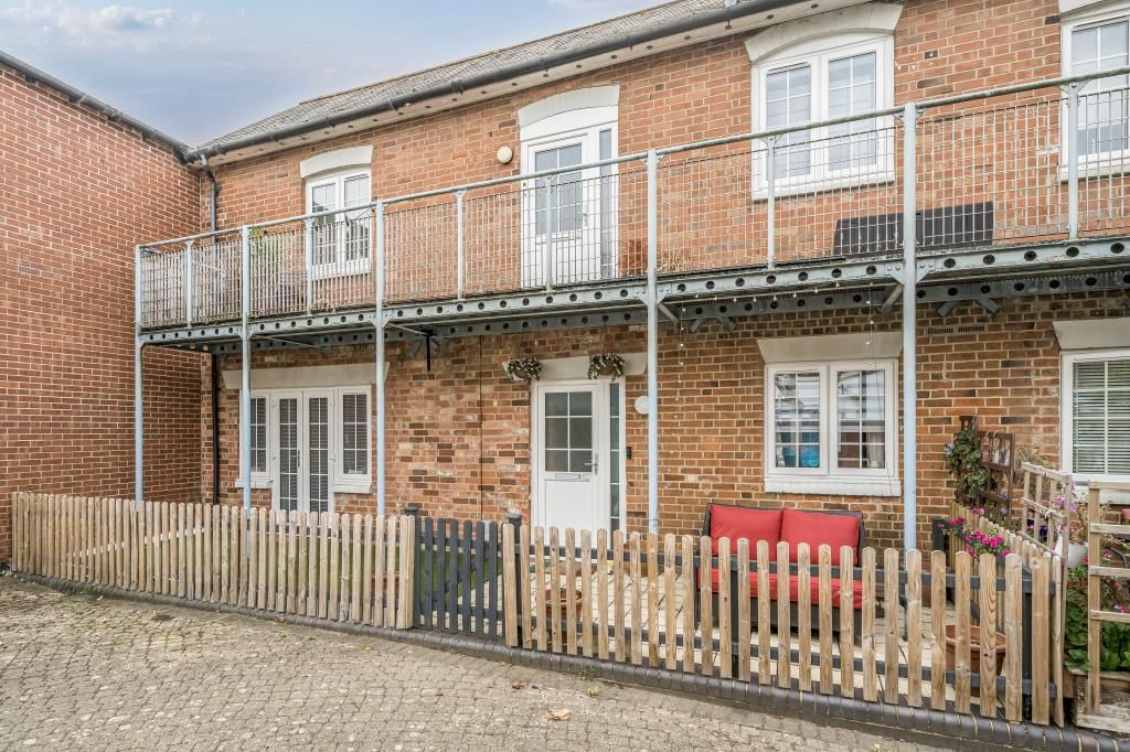 Property photo 1 of 21 External View