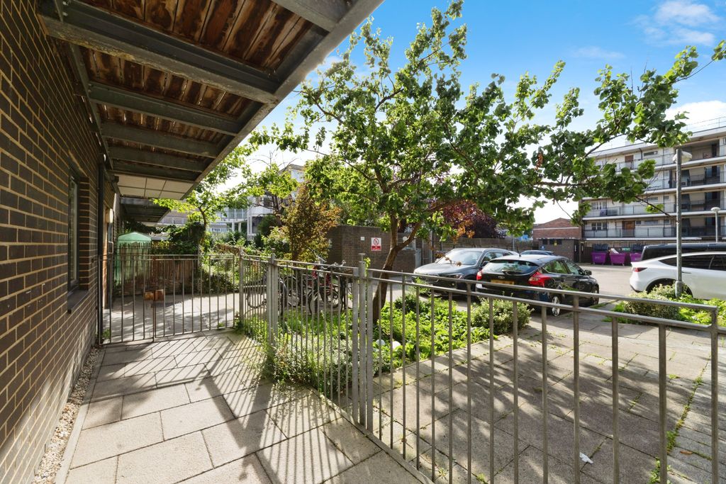 Property photo 2 of 19 Fs_250929_18