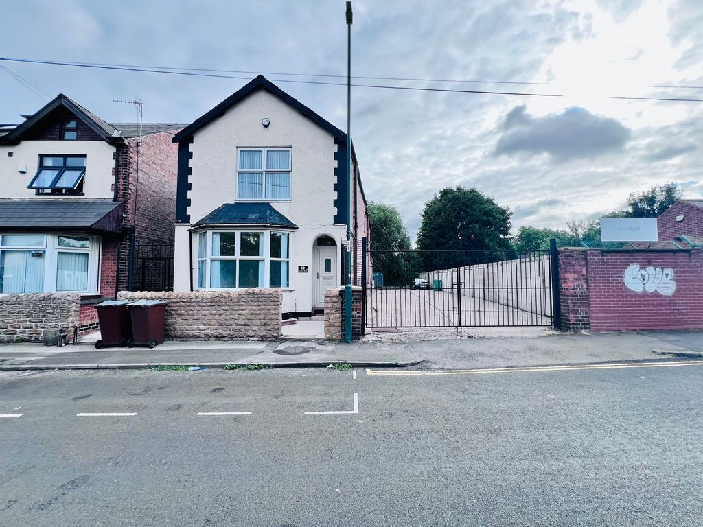 Property photo 1 of 13