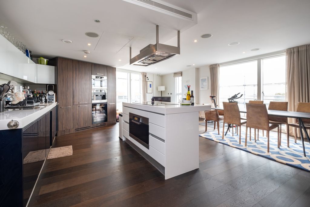 Property photo 1 of 14 Reception