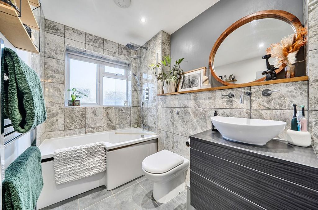 Property photo 3 of 11 1434683169c419Bf01c59