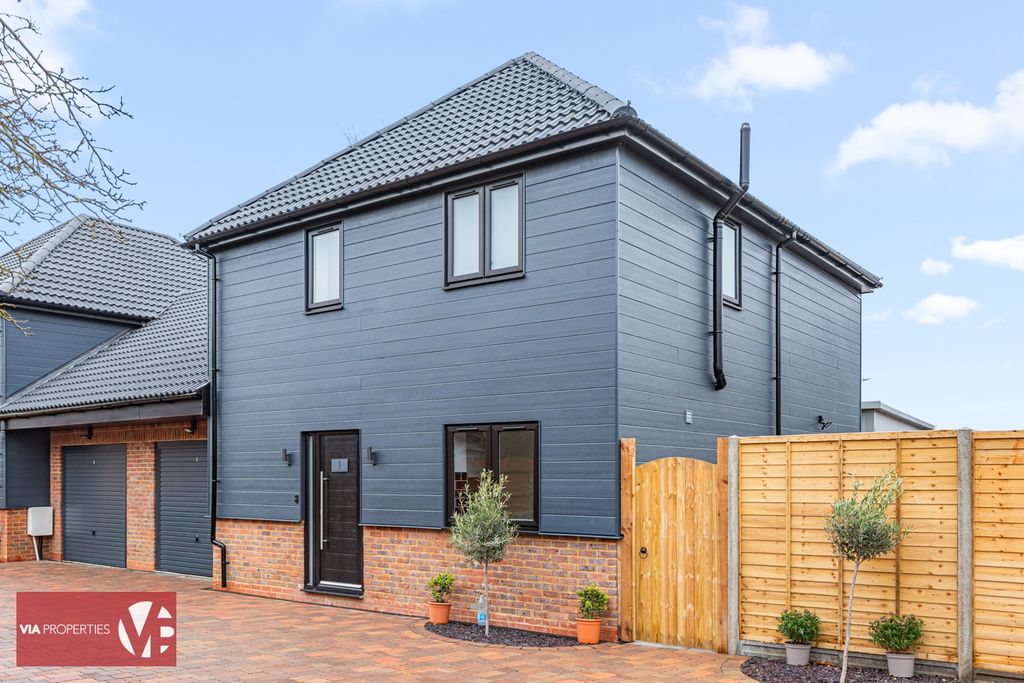 Property photo 3 of 28 Photo 4