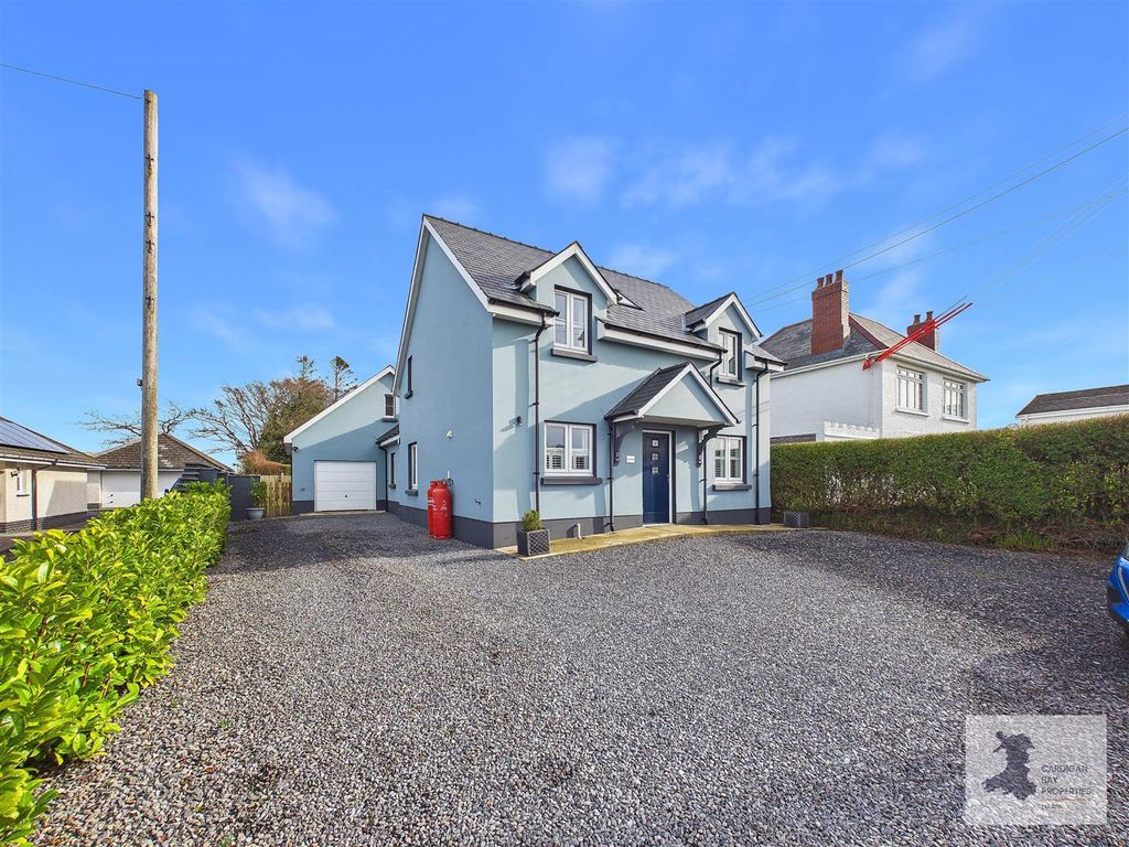 Property photo 1 of 39 Front And Side