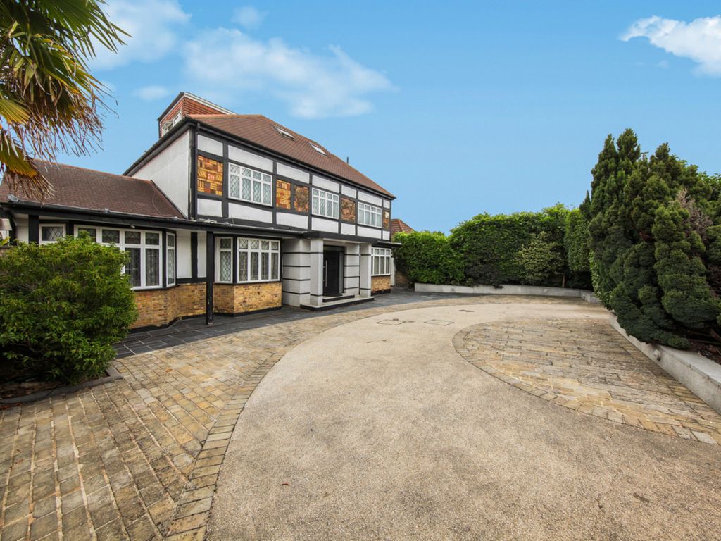 Property photo 2 of 16