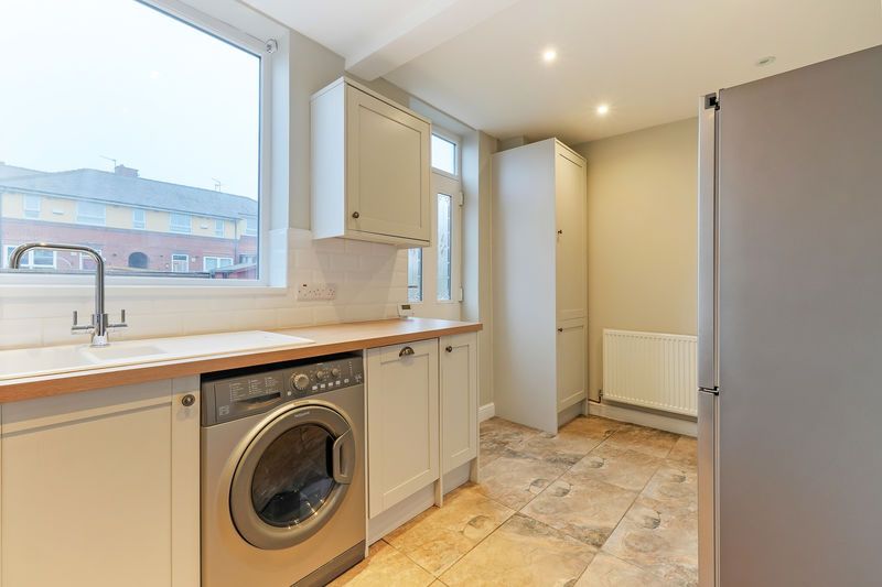 Property photo 3 of 20 Kitchen