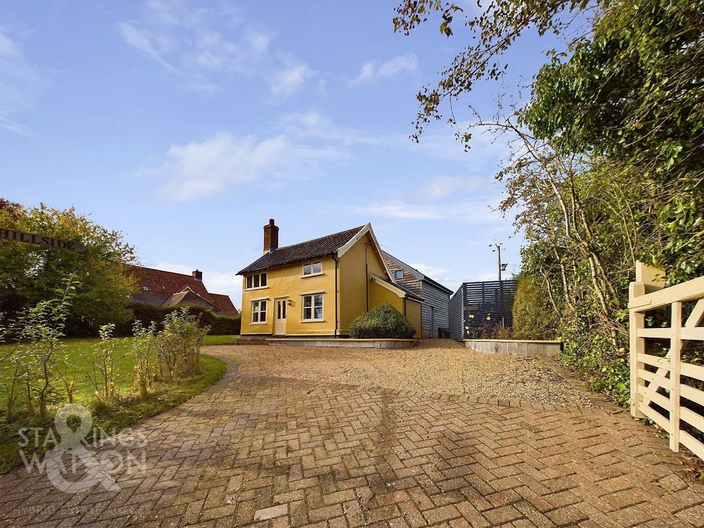 Property photo 2 of 30