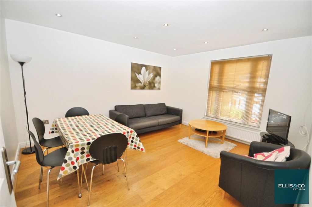 Property photo 3 of 9 Picture No. 30