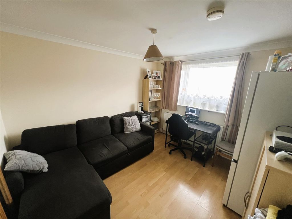 Property photo 2 of 8 Img_9621.Jpg