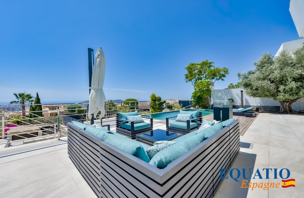 Property photo 2 of 28