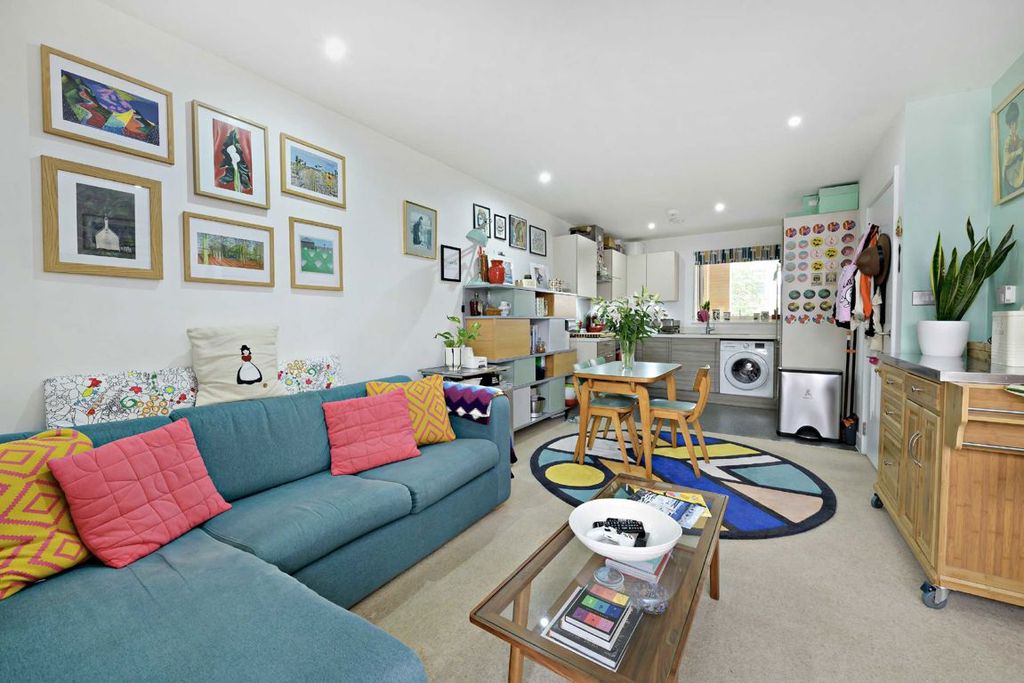 Property photo 2 of 6