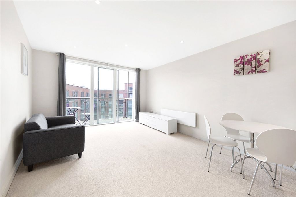 Property photo 2 of 12 Picture No. 16