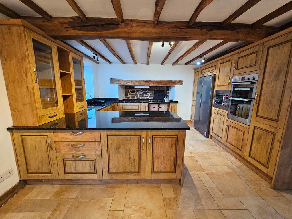 Property photo 2 of 37