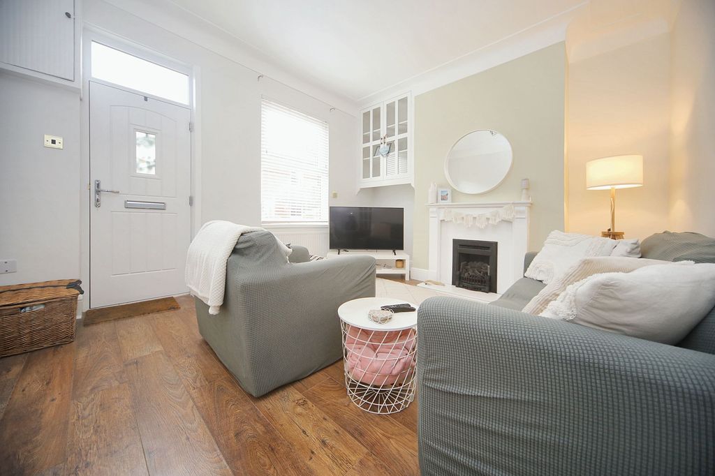 Property photo 2 of 20