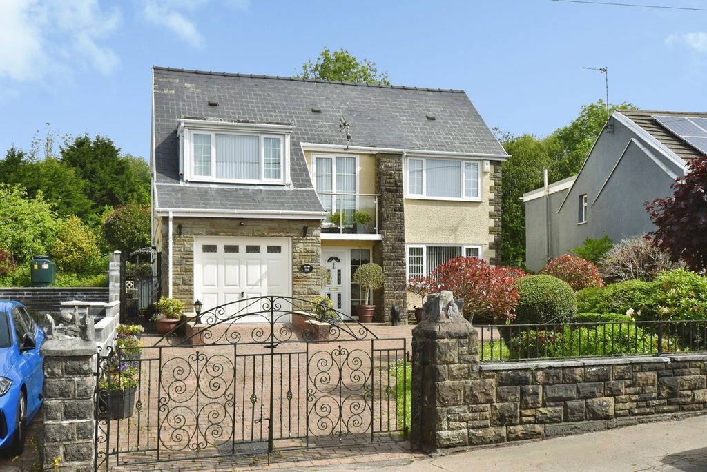 Property photo 3 of 28 Pbox-Img.Jpg