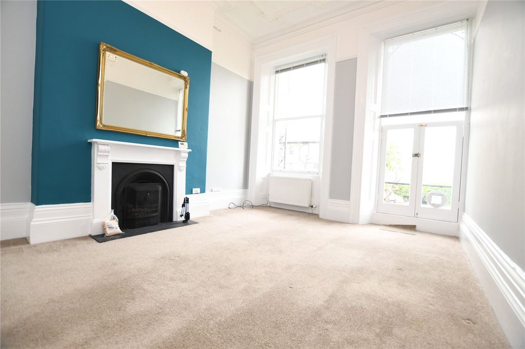 Property photo 3 of 13 Picture No. 11