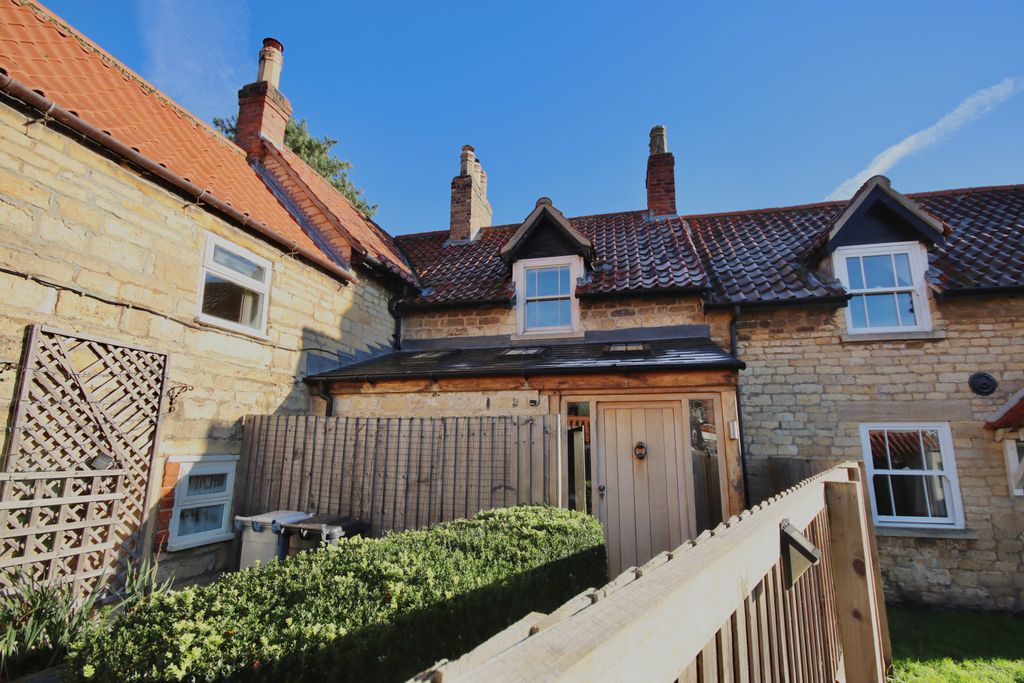 Property photo 2 of 18