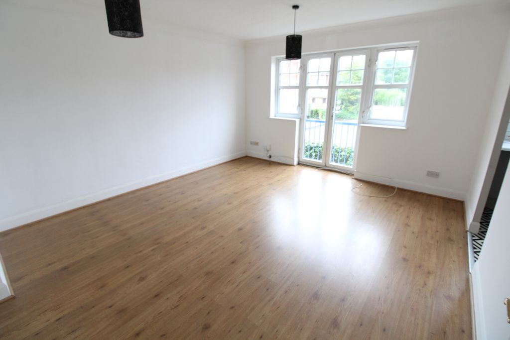Property photo 3 of 13 P7271 (3).1.0