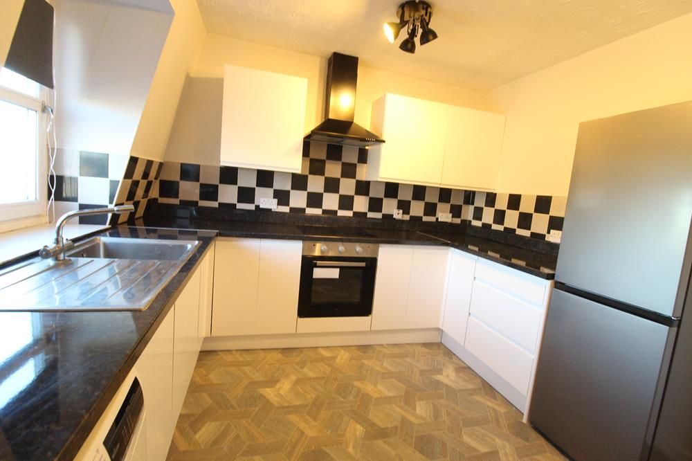 Property photo 3 of 5 Dining Kitchen