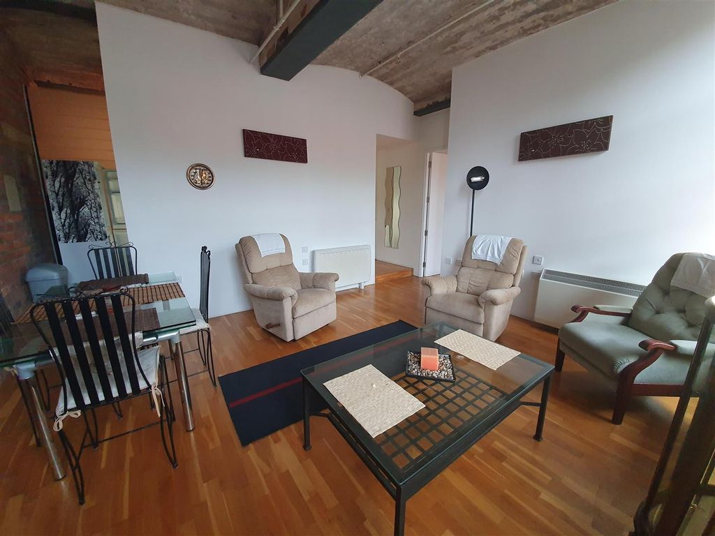 Property photo 3 of 8 Open Plan Lounge/Kitchen