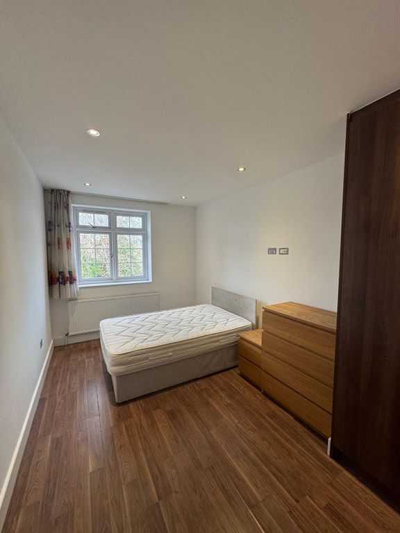 Property photo 2 of 5 Photo 5