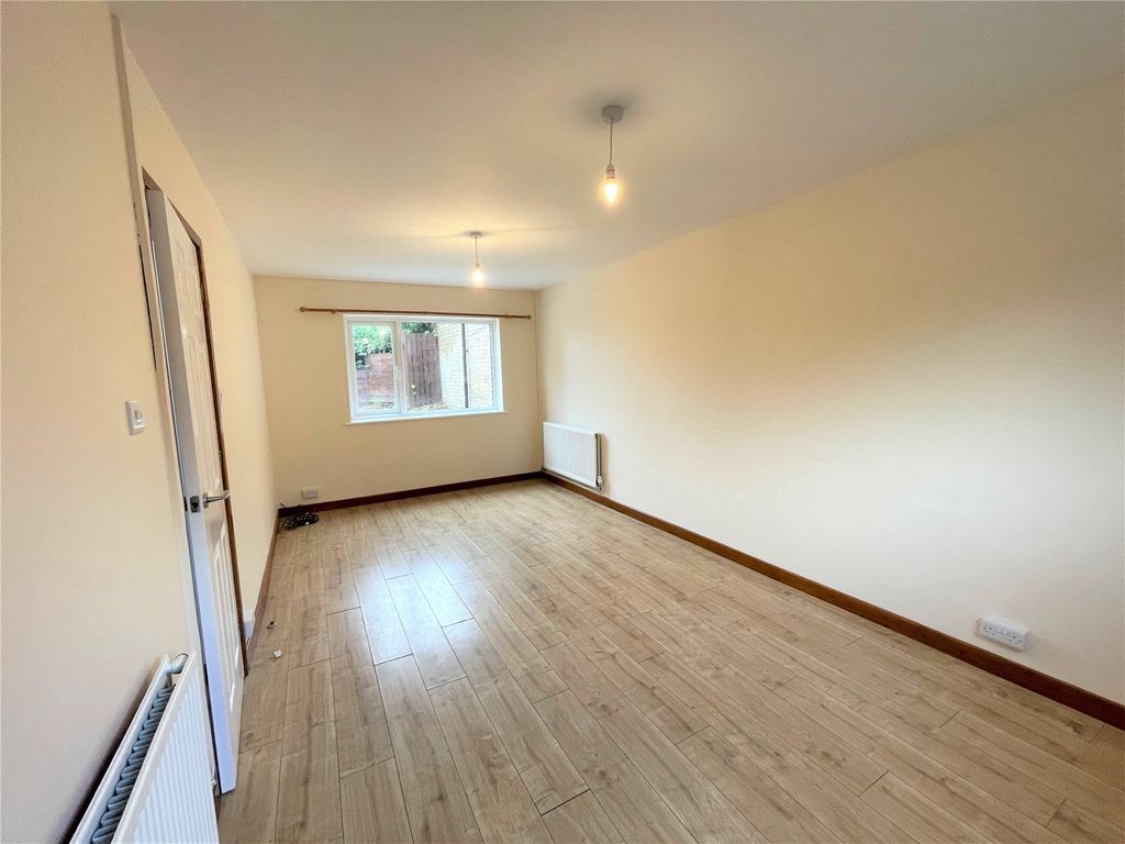 Property photo 3 of 5 Picture No. 09