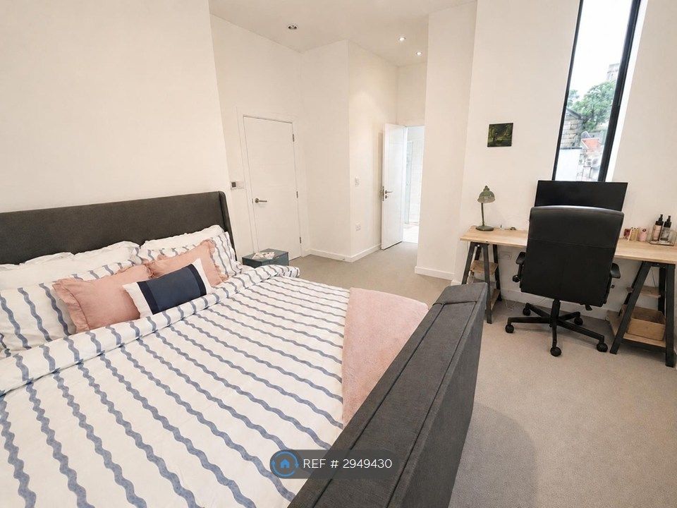 Property photo 2 of 6 Bedroom One