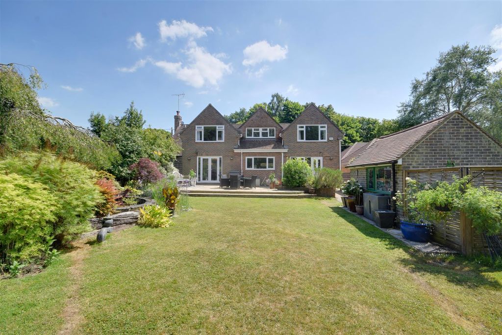 Property photo 2 of 34