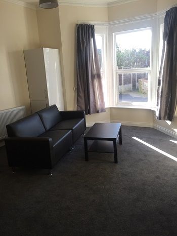 Property photo 1 of 5 Studio Flat