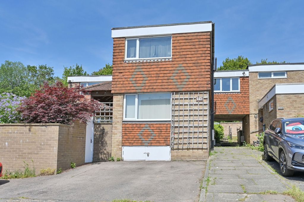 Property photo 1 of 9