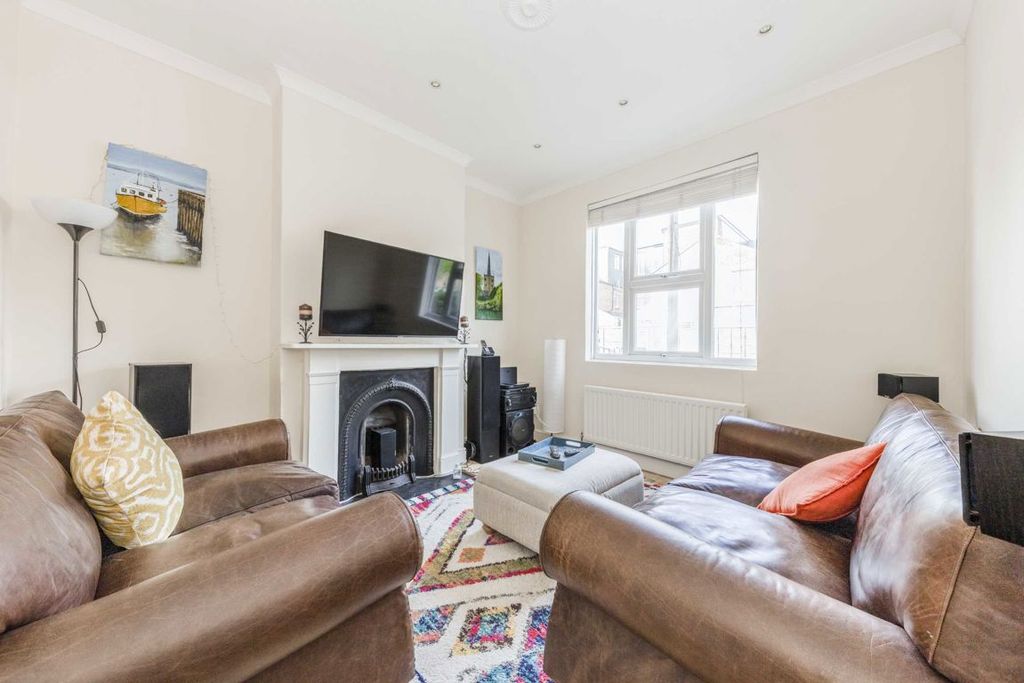 Property photo 2 of 5