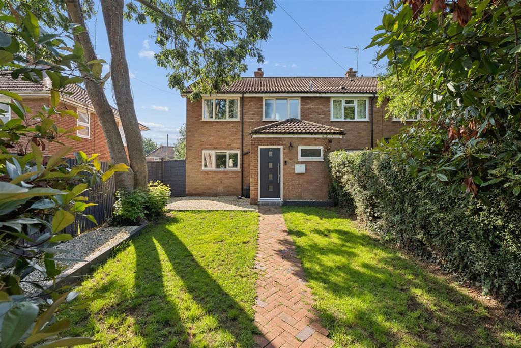 Property photo 1 of 20 High Street, Ridgmont