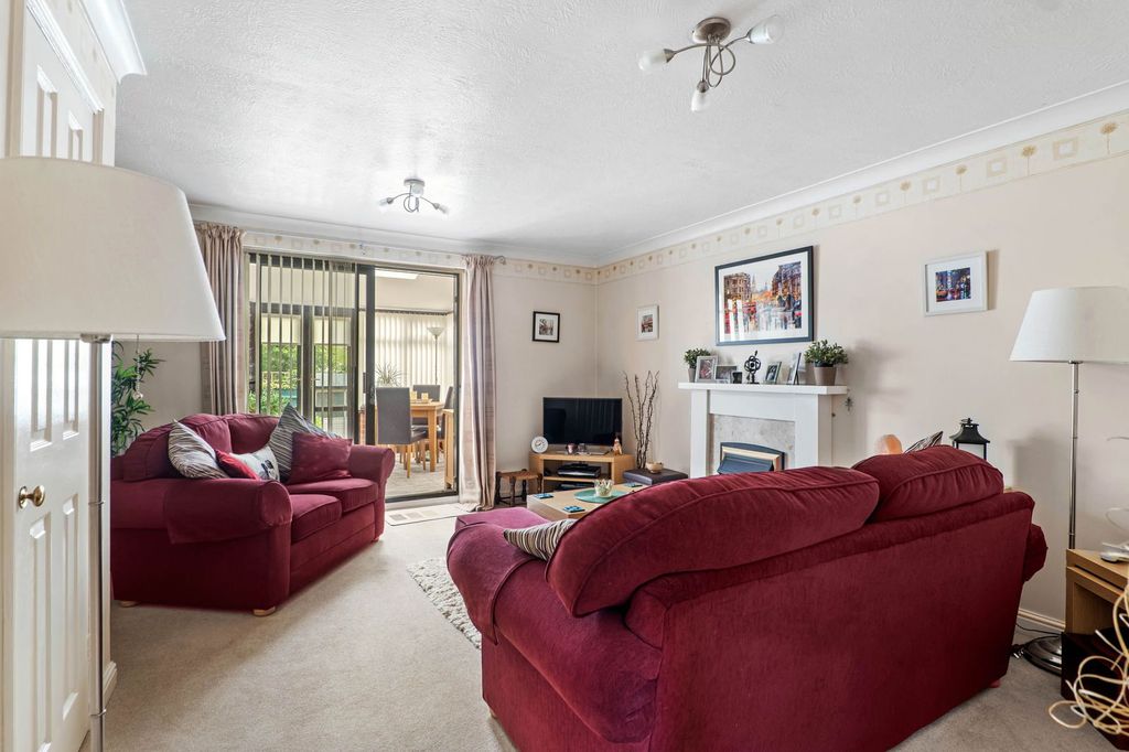 Property photo 2 of 11