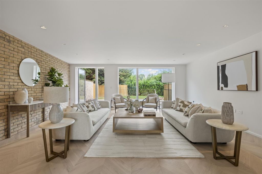 Property photo 2 of 21 4 The Willows,10.Jpg