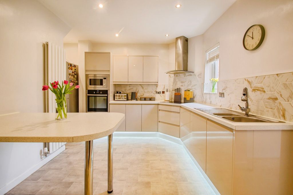 Property photo 1 of 20 Photo #1