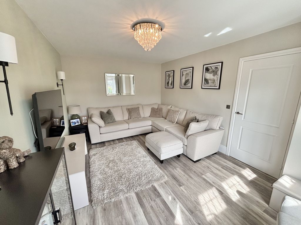 Property photo 2 of 29