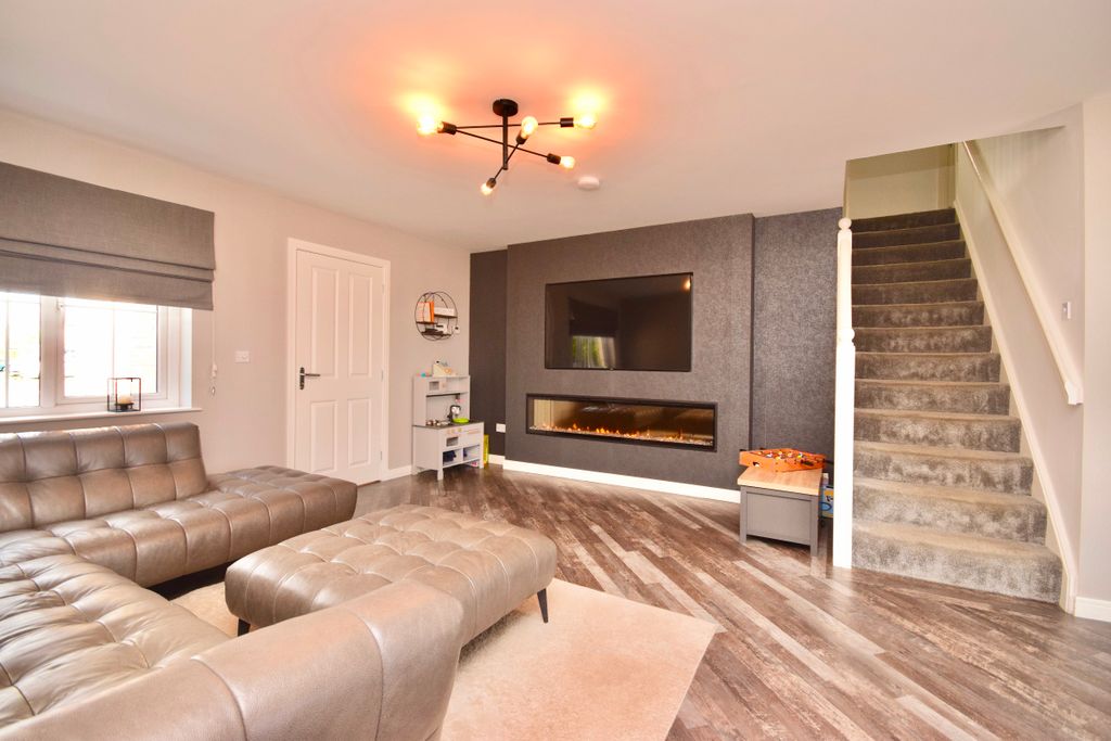 Property photo 2 of 51