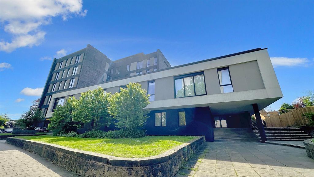 Property photo 1 of 18 4De58A5F-9371-4c12-854c-F28628755B6B.Jpg