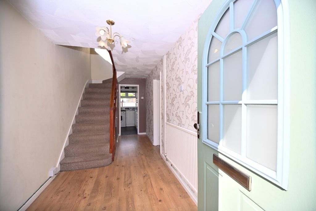 Property photo 3 of 23 17 Taywood Road, Hunger Hill, Bolton, Bl3 4Sj