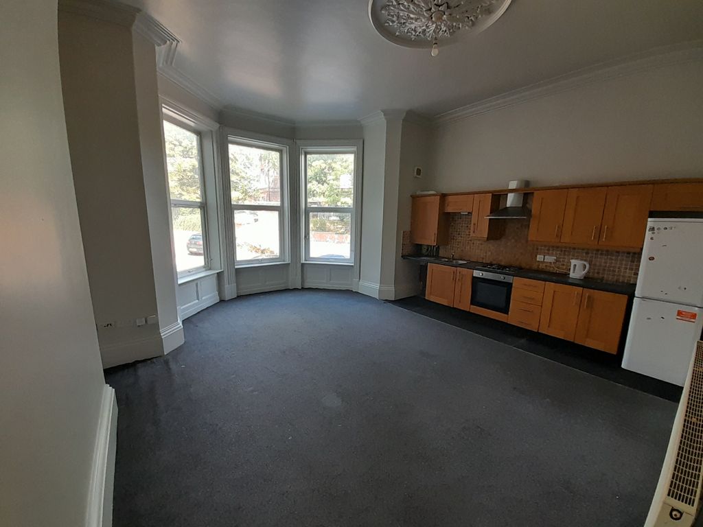 Property photo 1 of 6 2 Bedroom Flat For Rent