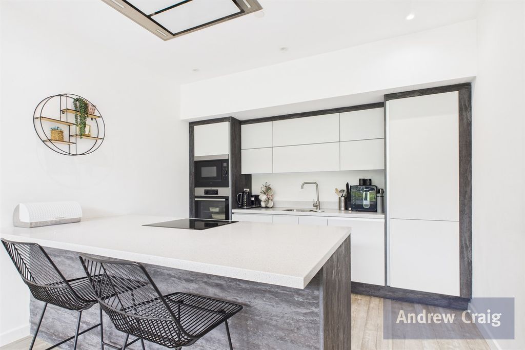 Property photo 2 of 19 Kitchen