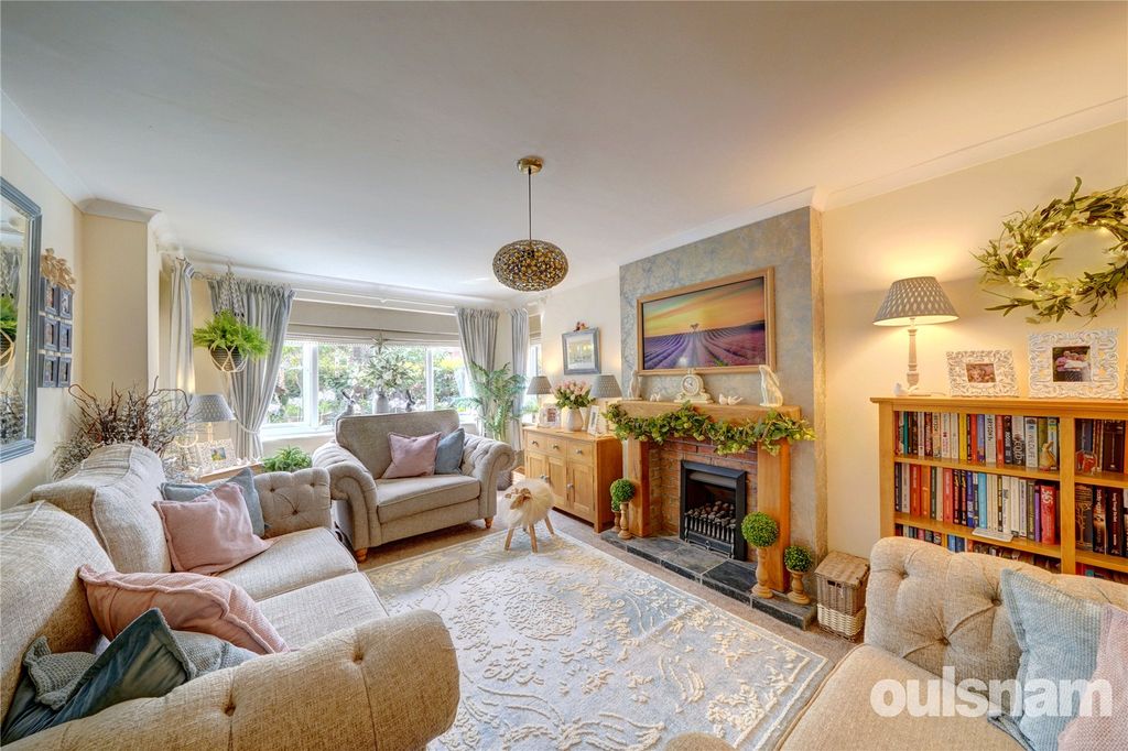 Property photo 2 of 47 Picture No. 32