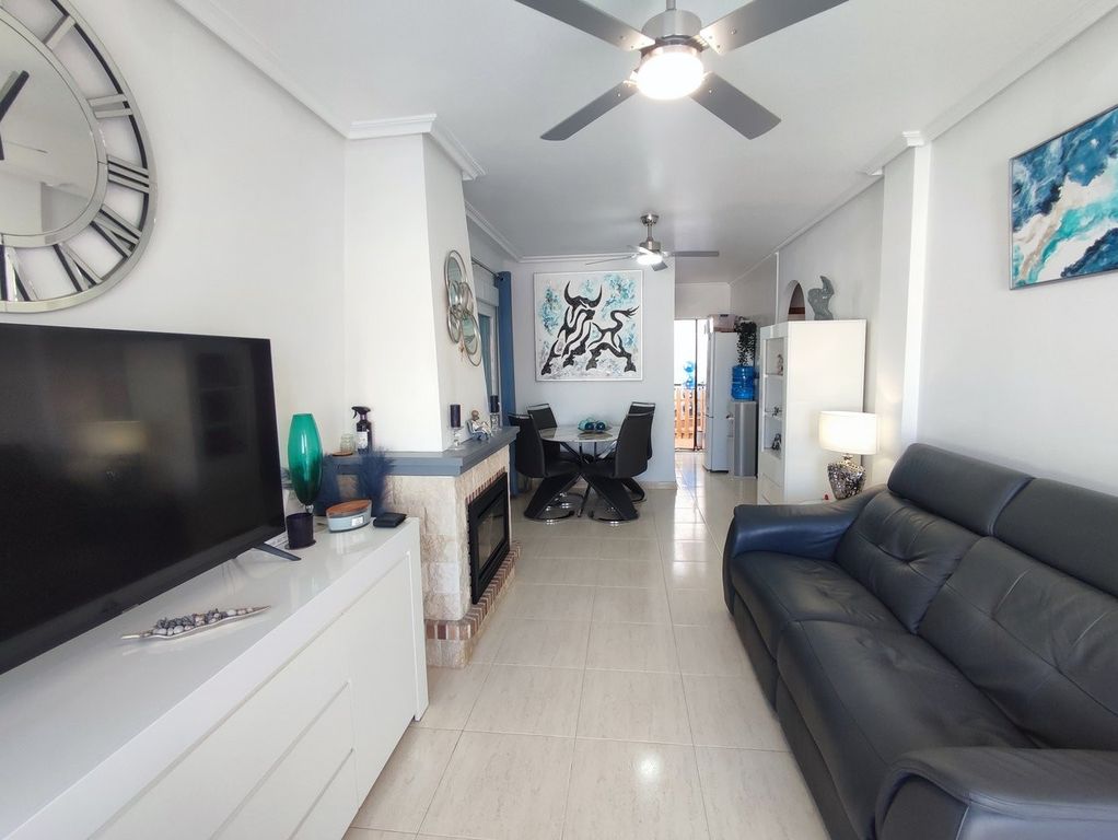 Property photo 2 of 37