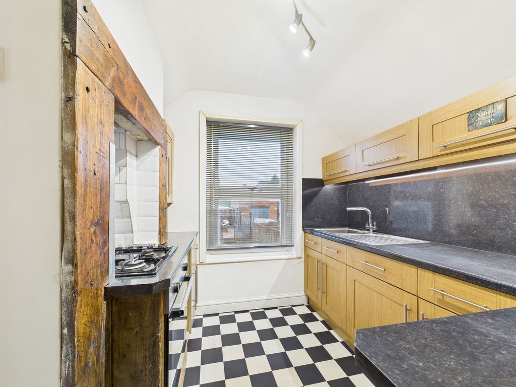 Property photo 3 of 21 Cam04018G0-Pr0397-Still011