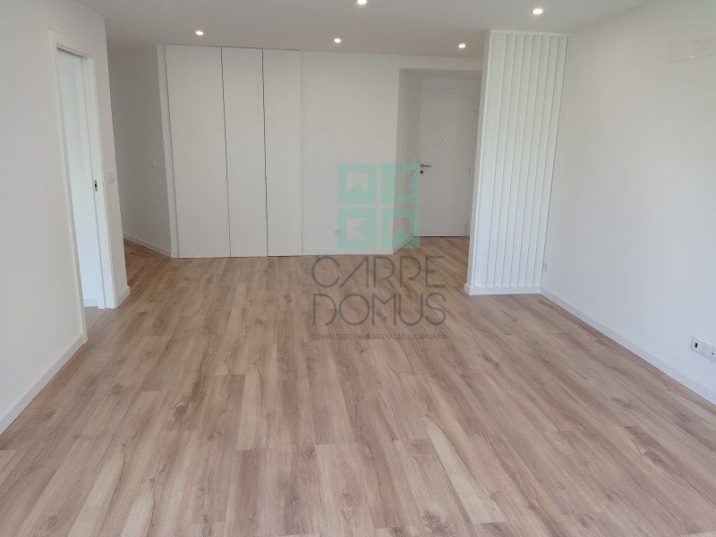 Property photo 2 of 41