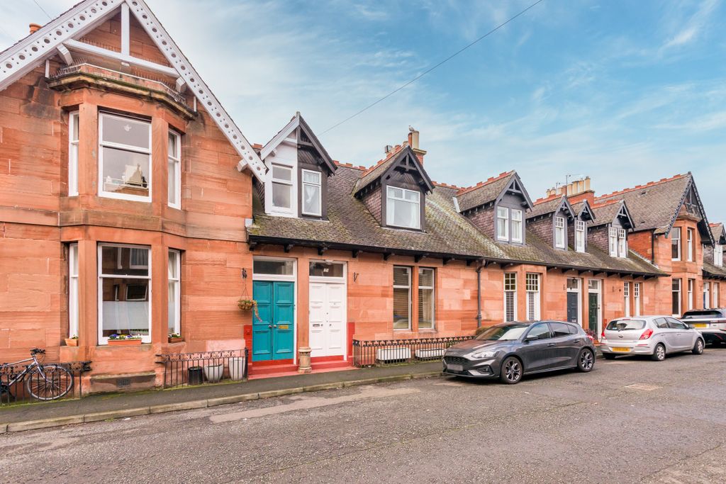 Property photo 1 of 28