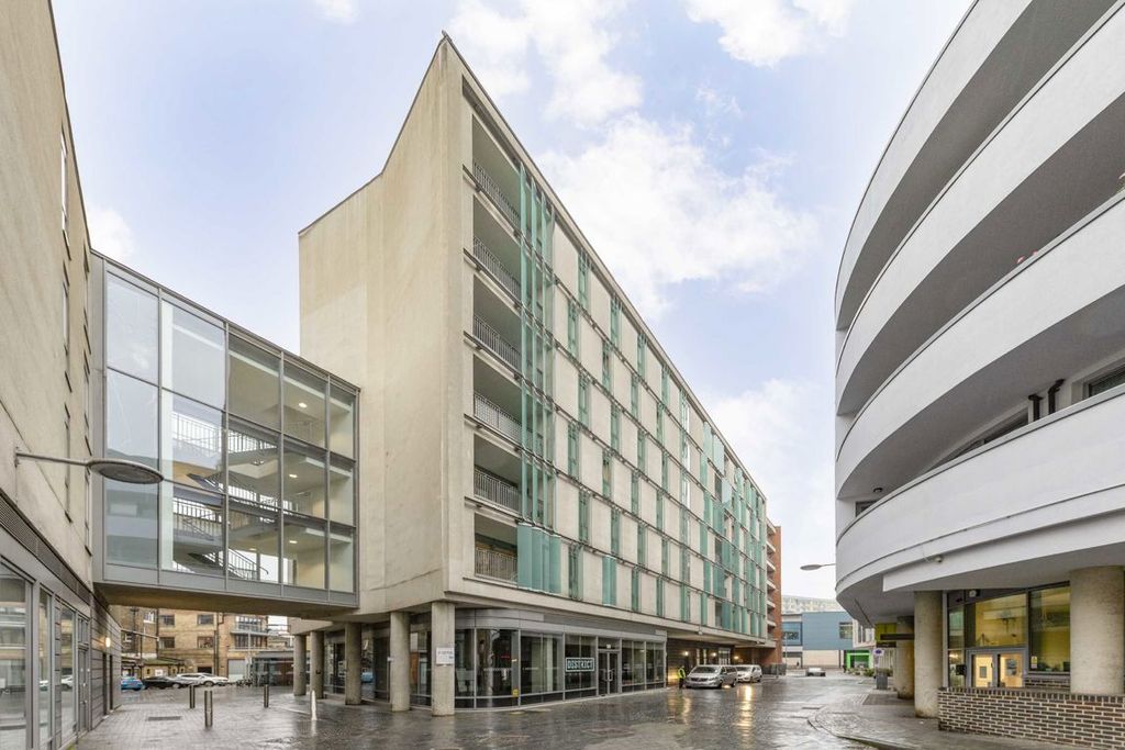 Property photo 3 of 6